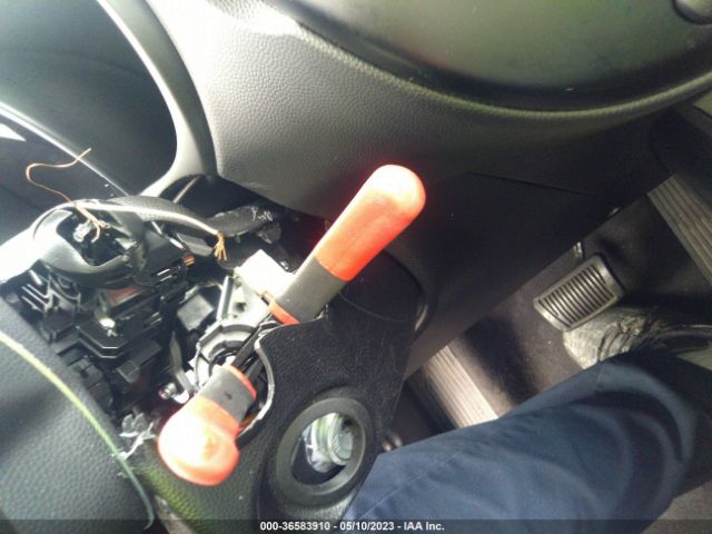 KNDJN2A2XF7221459 KIA Soul Base