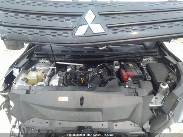 JA4J4UA82NZ059617 Mitsubishi Outlander Se