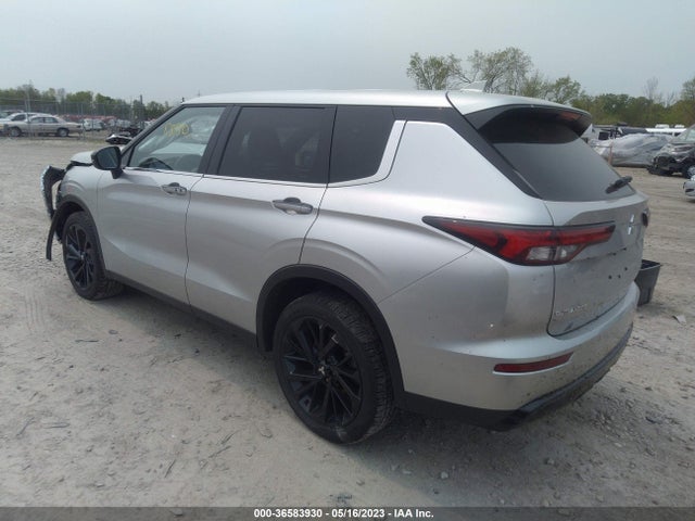 JA4J4UA82NZ059617 Mitsubishi Outlander Se