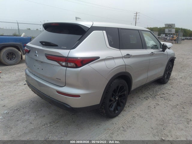 JA4J4UA82NZ059617 Mitsubishi Outlander Se