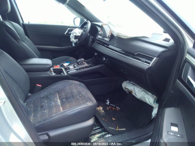 JA4J4UA82NZ059617 Mitsubishi Outlander Se