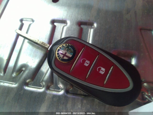 2015 Alfa Romeo 4C, VIN: ZARBAAA43FM160426