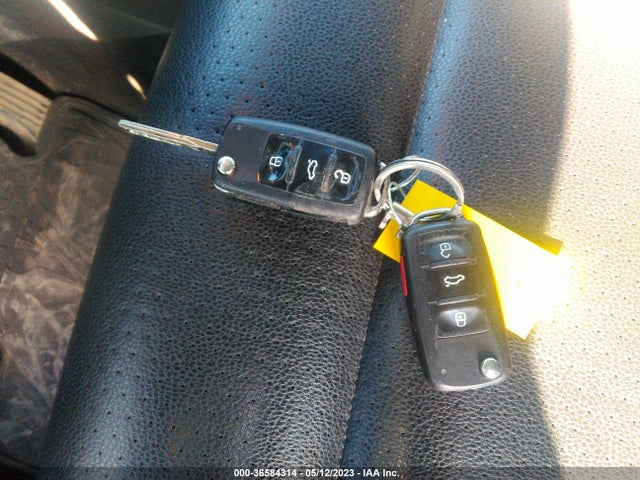 2012 VOLKSWAGEN TIGUAN SE VIN: WVGBV7AX1CW600618