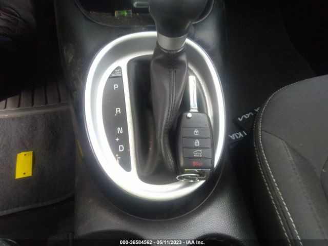 KNDJN2A29K7668228 KIA Soul Base