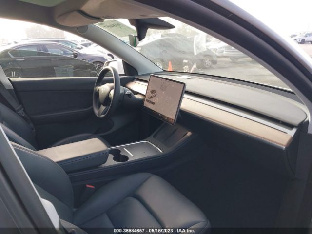 7SAYGDEF9NF366103 Tesla Model Y Performance