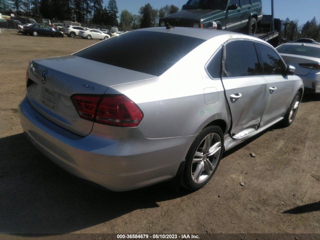 1VWBV7A34FC070181 Volkswagen Passat 2.0l Tdi Se W/sunroof