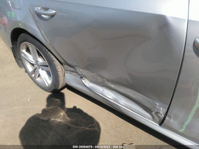 1VWBV7A34FC070181 Volkswagen Passat 2.0l Tdi Se W/sunroof