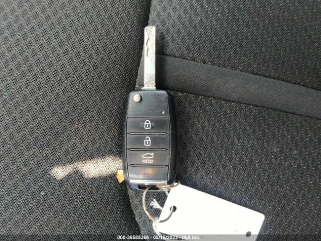 5XXGT4L35JG216218 KIA Optima Lx