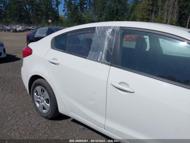 KNAFK4A66G5619677 KIA FORTE LX