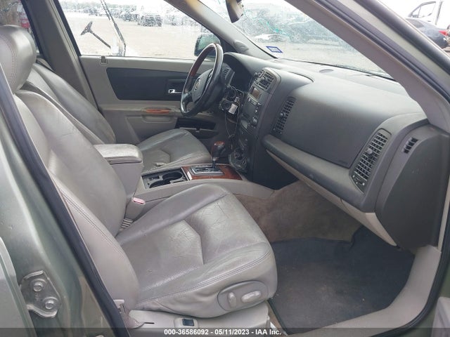 2005 CADILLAC SRX VIN: 1GYEE637950104491