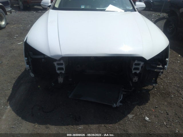 2016 Audi A8, VIN: WAU34AFD2GN010685