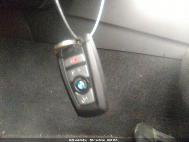 WBA8A9C32HK864653 BMW 3 Series 320i