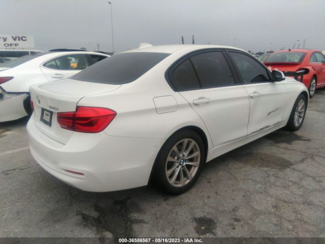 WBA8A9C32HK864653 BMW 3 Series 320i