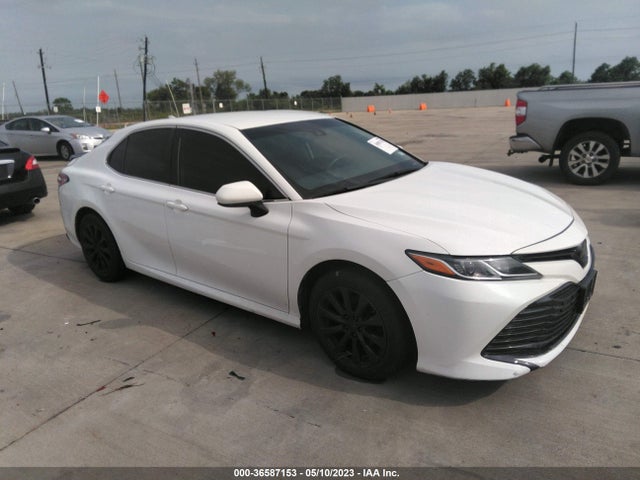 Toyota CAMRY LE 2020 4T1C11AKXLU333203 Image 1