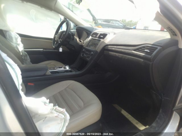 3FA6P0H72JR265114 Ford FUSION SE