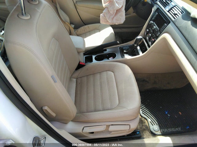 1VWBT7A36FC054652 Volkswagen Passat 1.8t Se W/sunroof & Nav