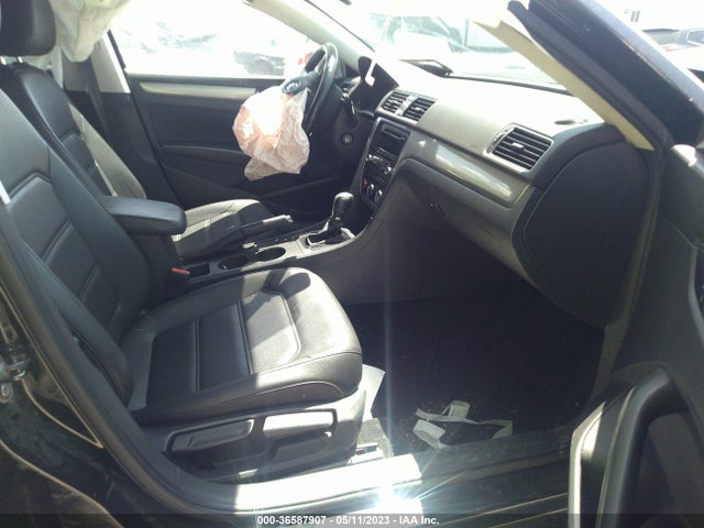 1VWAS7A38EC093739 Volkswagen Passat Wolfsburg Ed