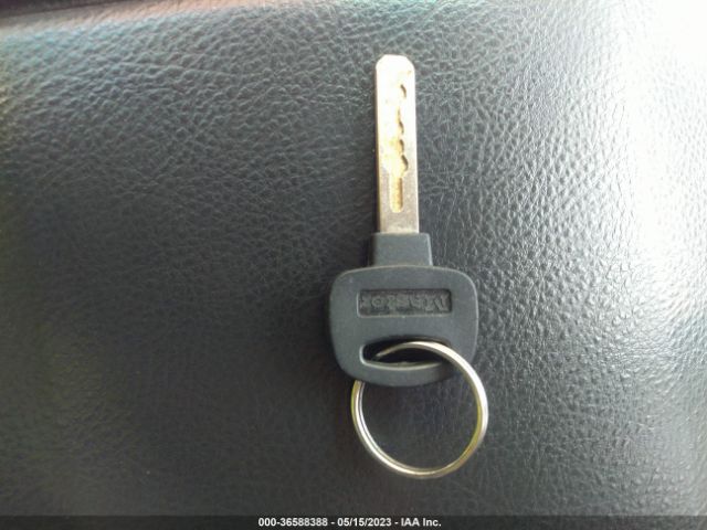 KNDJ23AU4L7012861 KIA SOUL LX