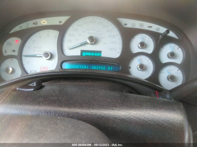 2004 CHEVROLET SILVERADO 1500 LS VIN: 2GCEC19T041193521