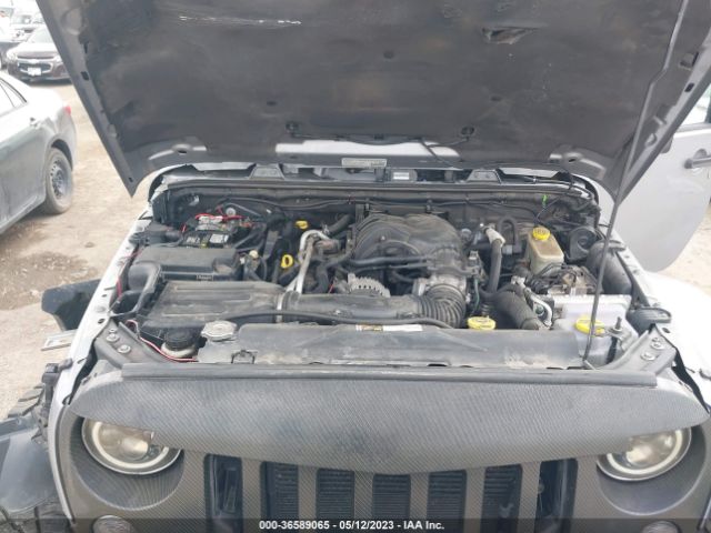 1C4BJWEG3EL138717 Jeep Wrangler Unlimited Sahara
