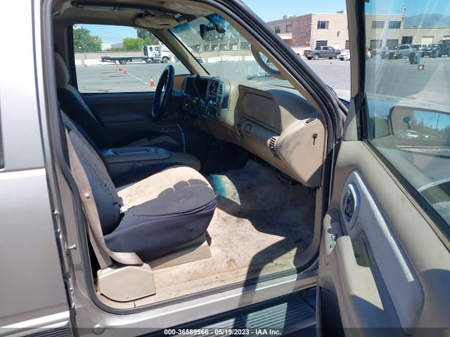 1999 GMC SUBURBAN VIN: 3GKFK16R4XG522396