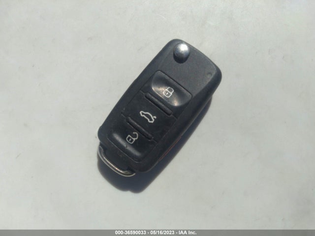 WVGAV7AX1HK034101 Volkswagen TIGUAN