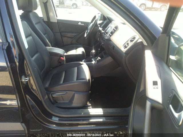 WVGAV7AX1HK034101 Volkswagen TIGUAN