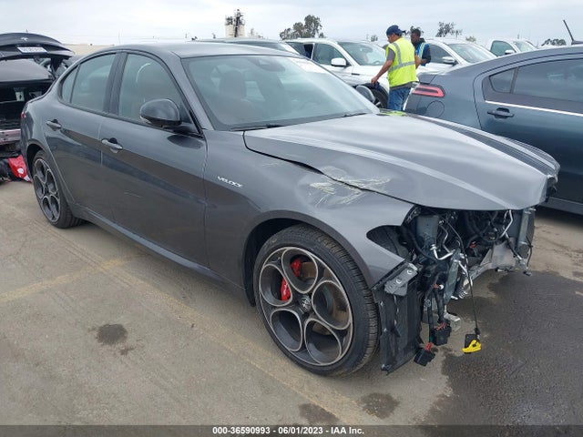 2022 Alfa Romeo Giulia, VIN: ZARFAMBN4N7663891