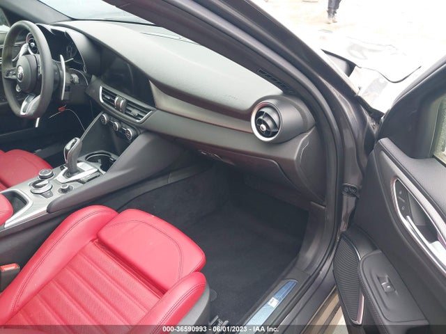 2022 Alfa Romeo Giulia, VIN: ZARFAMBN4N7663891