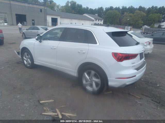 WA1AECF36L1054081 Audi Q3 PREMIUM