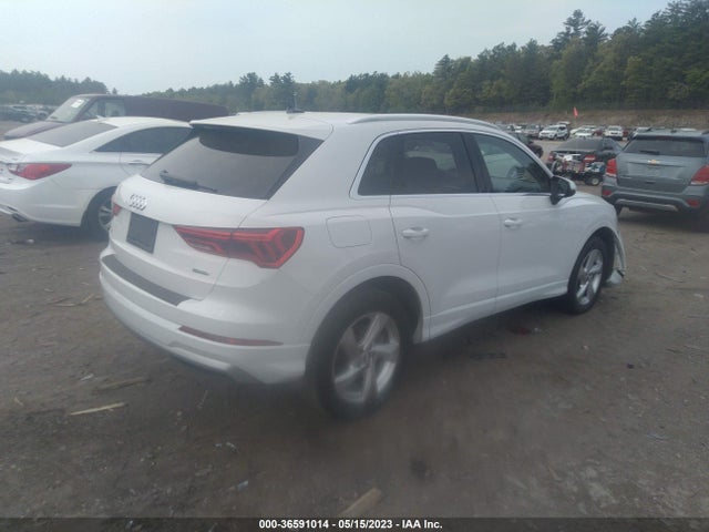 WA1AECF36L1054081 Audi Q3 PREMIUM