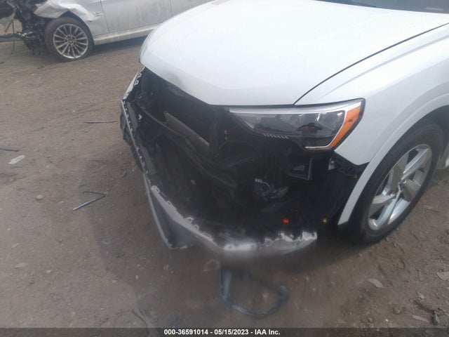 WA1AECF36L1054081 Audi Q3 PREMIUM