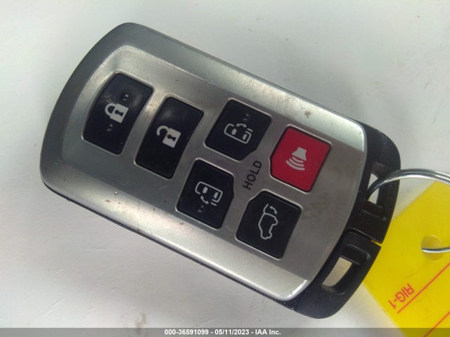 Toyota SIENNA SE 2020 5TDXZ3DC4LS073416 Image 3