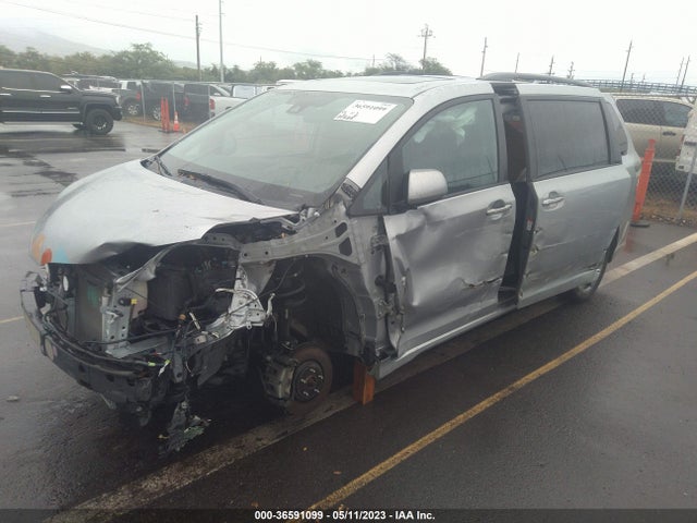 Toyota SIENNA SE 2020 5TDXZ3DC4LS073416 Image 2