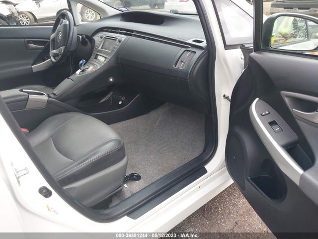 Toyota Prius Four 2015 JTDKN3DU9F0398472 Image 5