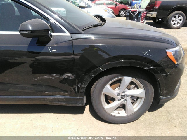 WA1AUCF30M1099330 Audi Q3 PREMIUM