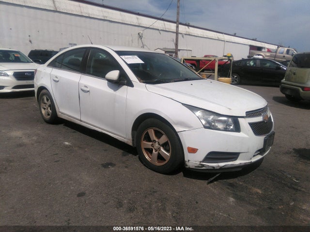 2014 1G1PC5SB0E7222725 main image