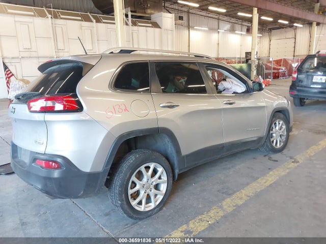 1C4PJMCS4HW636817 Jeep Cherokee Latitude