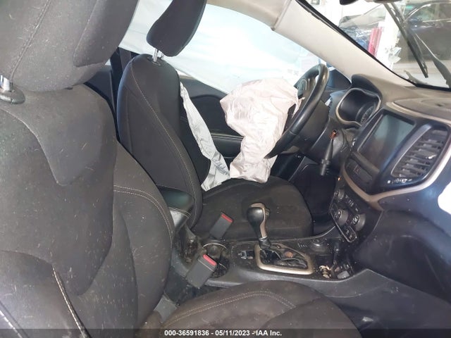 1C4PJMCS4HW636817 Jeep Cherokee Latitude