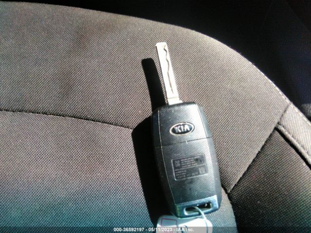 KNDJN2A20H7410964 KIA Soul Base