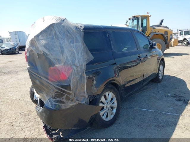 KIA SEDONA LX 2018 KNDMB5C12J6379174 Image 4