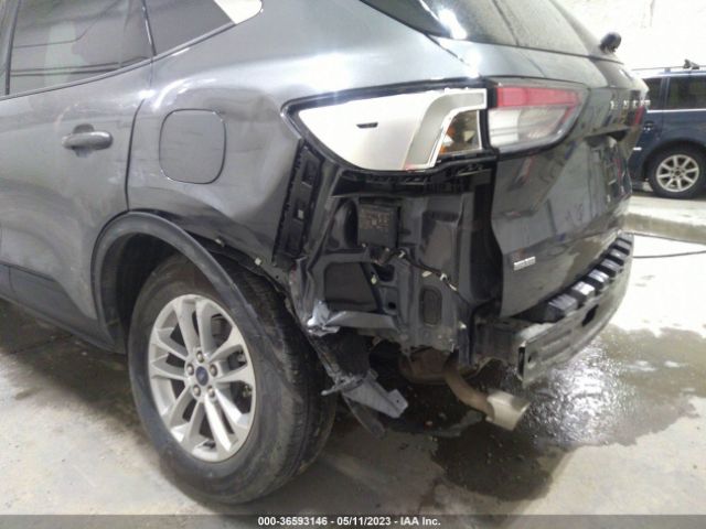 1FMCU9G64NUB63049 Ford ESCAPE SE
