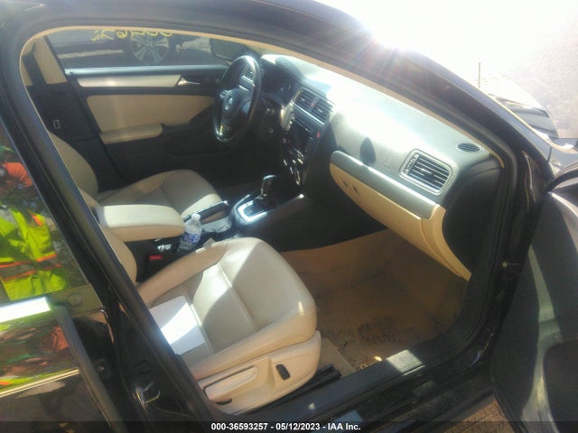 2013 VOLKSWAGEN JETTA SEDAN SE W/CONVENIENCE/SUNROOF VIN: 3VWDP7AJ4DM252315