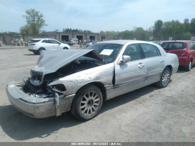 2007 LINCOLN TOWN CAR SIGNATURE VIN: 1LNHM81V47Y631292