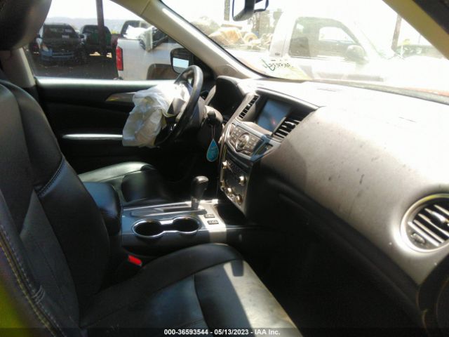 5N1DR2MN8HC600117 Nissan Pathfinder Sl