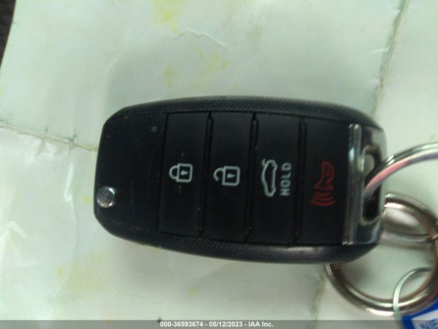 5XXGT4L38GG111892 KIA Optima Lx