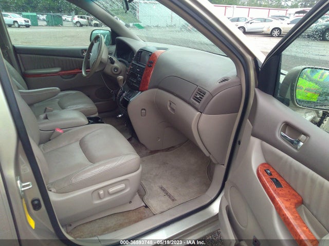 2010 TOYOTA SIENNA XLE VIN: 5TDYK4CC6AS328788