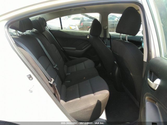 3KPFK4A76JE195070 KIA FORTE LX