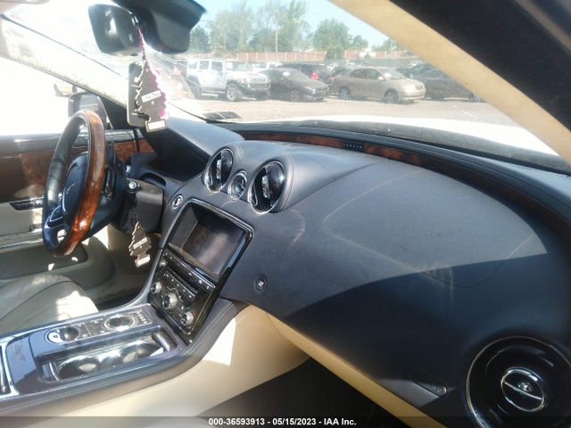 2012 JAGUAR XJ VIN: SAJWA1CB2CLV28363