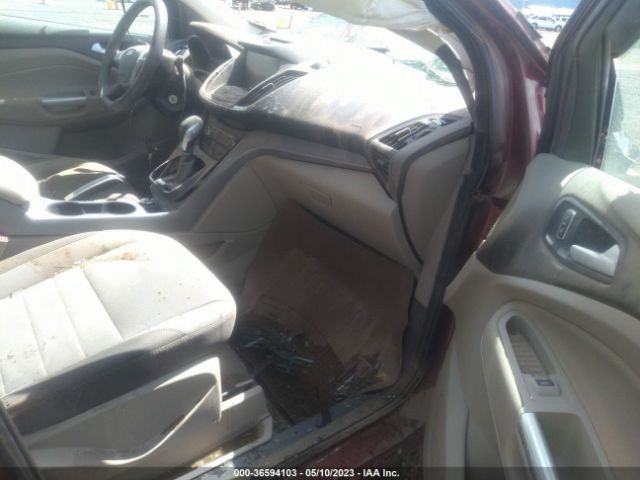 1FMCU9G95FUA09610 Ford ESCAPE SE